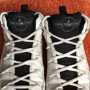 Kids Nike Air Jordan 9.5 - size 6.5Y🏀